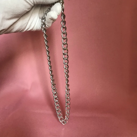 Silver Link Chain - Picture 2 of 3